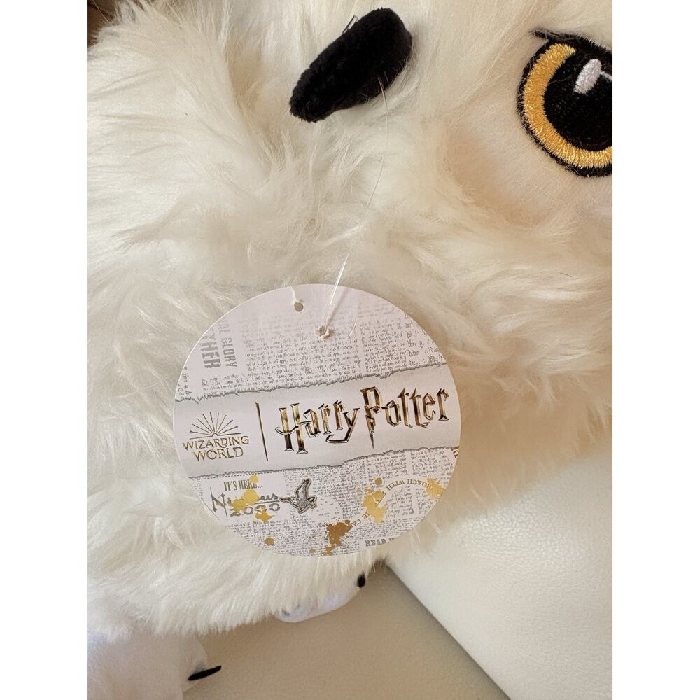 Harry Potter’s Beloved Hedwig Owl - Picture 2 of 6